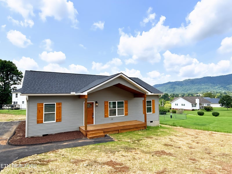 480 Glade Springs Rd, Lafollette, TN 37766