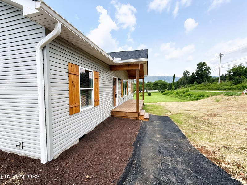 480 Glade Springs Rd, Lafollette, TN 37766