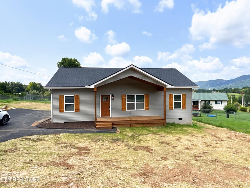 480 Glade Springs Rd, Lafollette, TN 37766