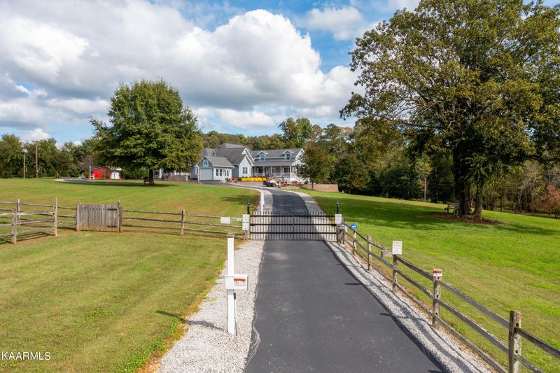 480 Hawkins Rd, Sweetwater, TN 37874