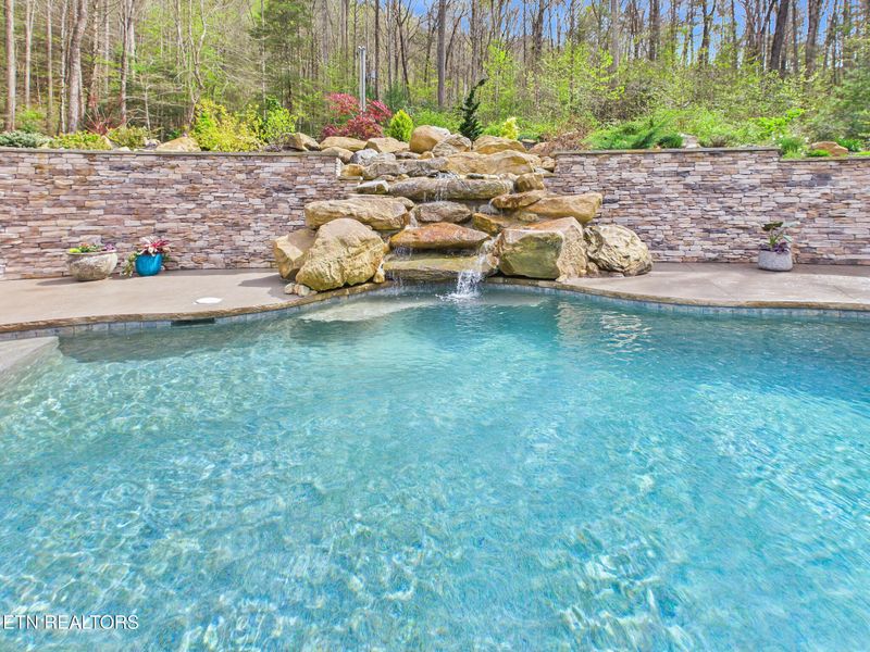 480 Holder Cemetery Rd, Tellico Plains, TN 37385