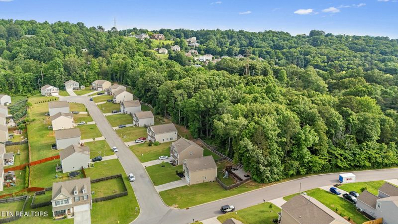 4800 Birchcrest Ln, Knoxville, TN 37918