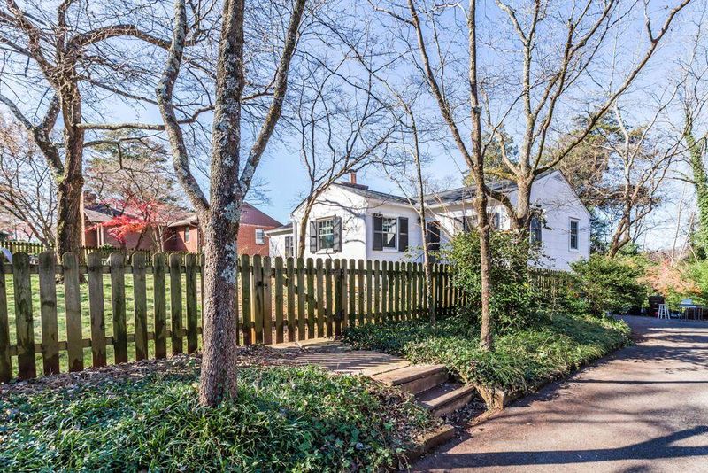 4807 E Summit Cir, Knoxville, TN 37919