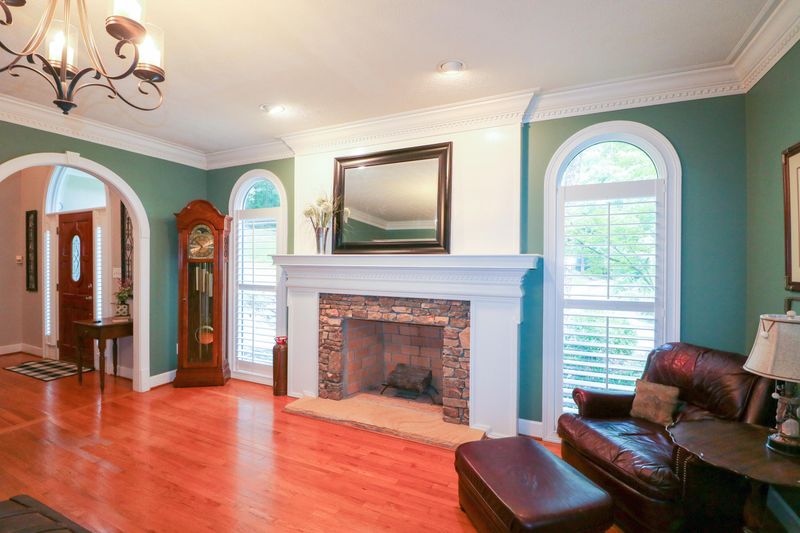 4809 Santa Monica Rd, Knoxville, TN 37918