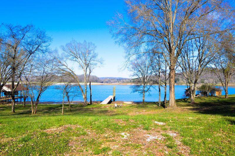 481 Emory River Rd, Harriman, TN 37748