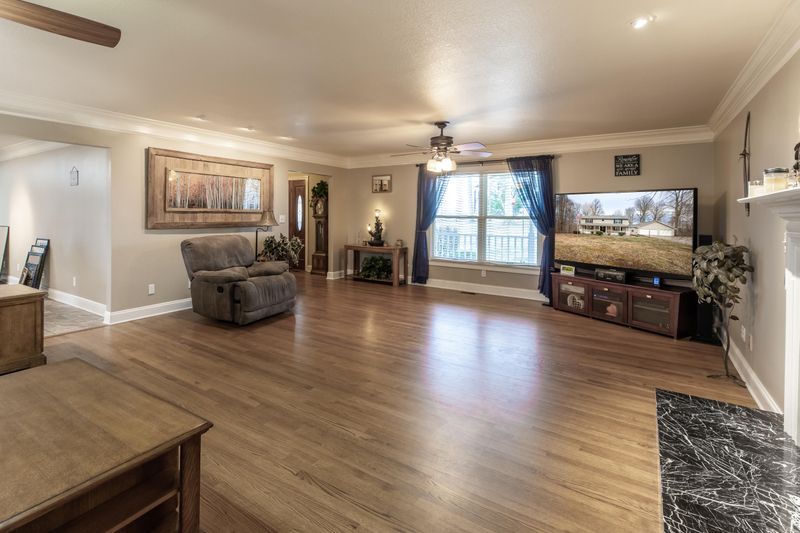 481 Norman Rd, Jacksboro, TN 37757