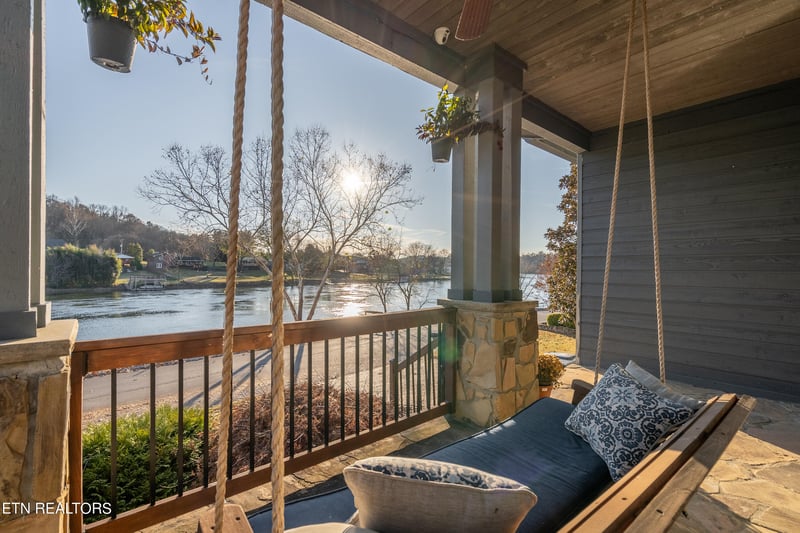 4817 River Place Dr, Knoxville, TN 37914
