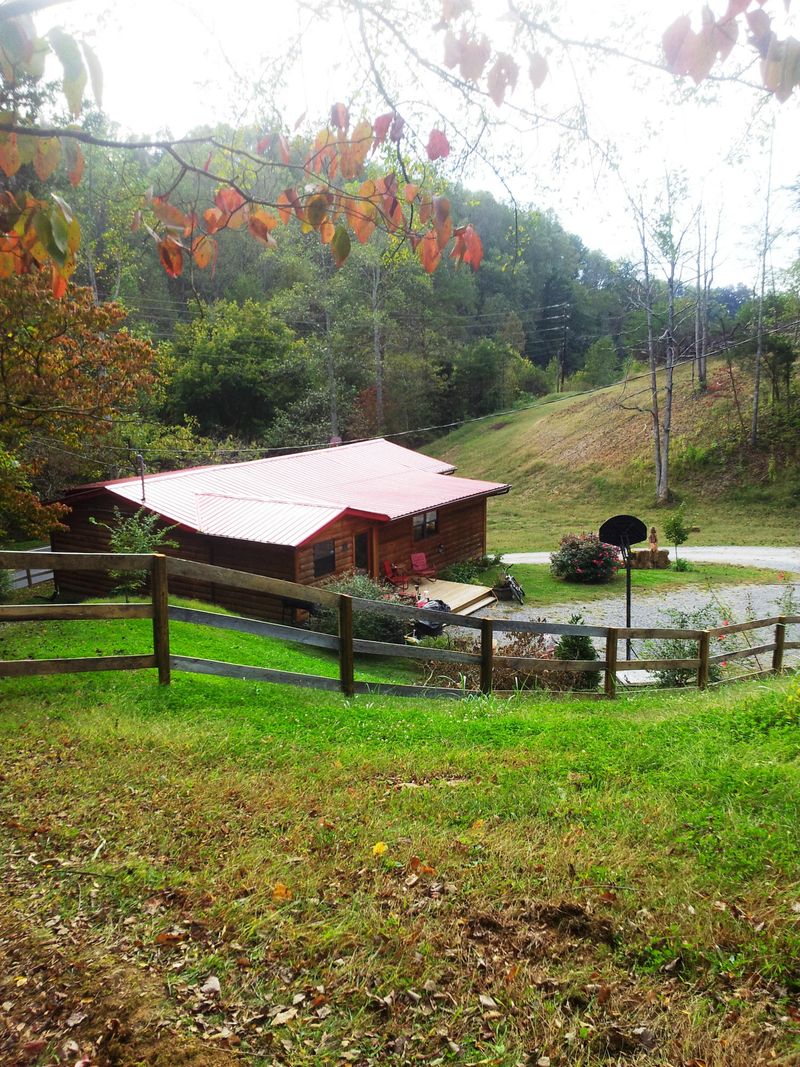 482 Sugar Loaf Rd, Seymour, TN 37865