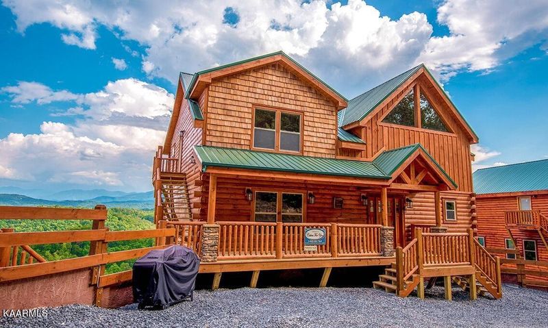 4821 Highland Place Way, Pigeon Forge, TN 37863