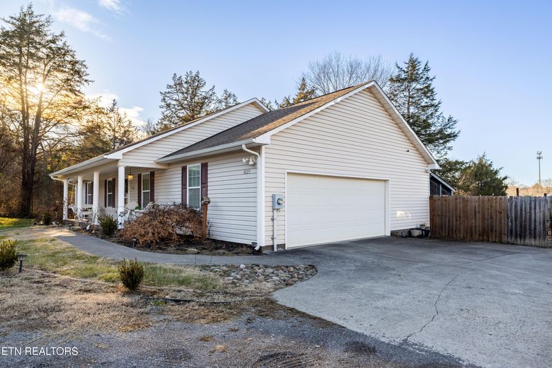 4823 E Emory Rd, Knoxville, TN 37938
