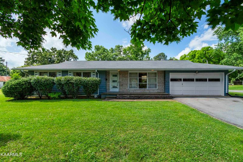 4825 Ball Camp Pike, Knoxville, TN 37921