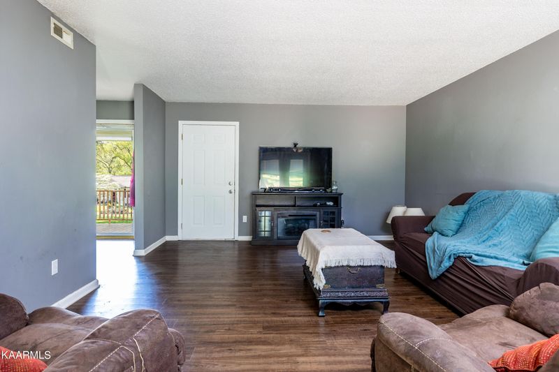 4825 Wheeler Rd, Louisville, TN 37777