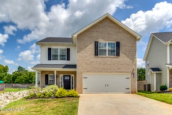 4826 Stoneyhurst Ln, Knoxville, TN 37918
