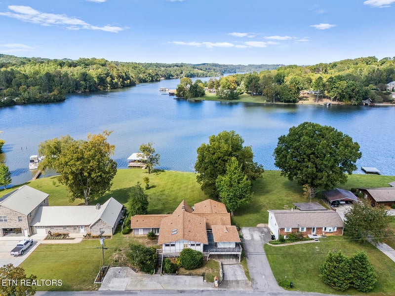 4827 Riversedge Rd, Louisville, TN 37777