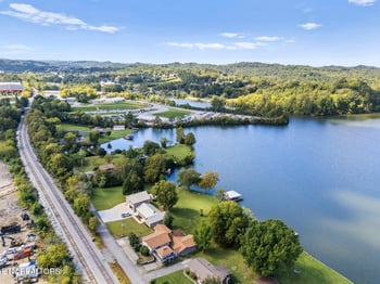 4827 Riversedge Rd, Louisville, TN 37777