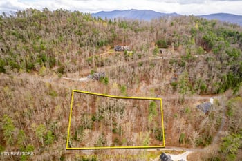 483 Chetola Trl, Townsend, TN 37882
