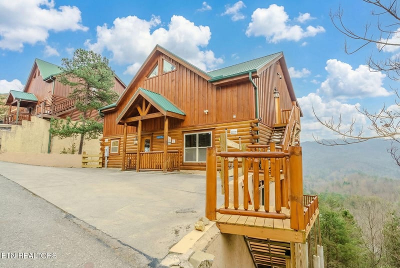 4831 Highland Place Way, Pigeon Forge, TN 37863