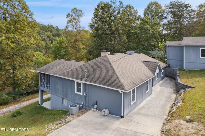 484 Perry Smith Ln, Caryville, TN 37714