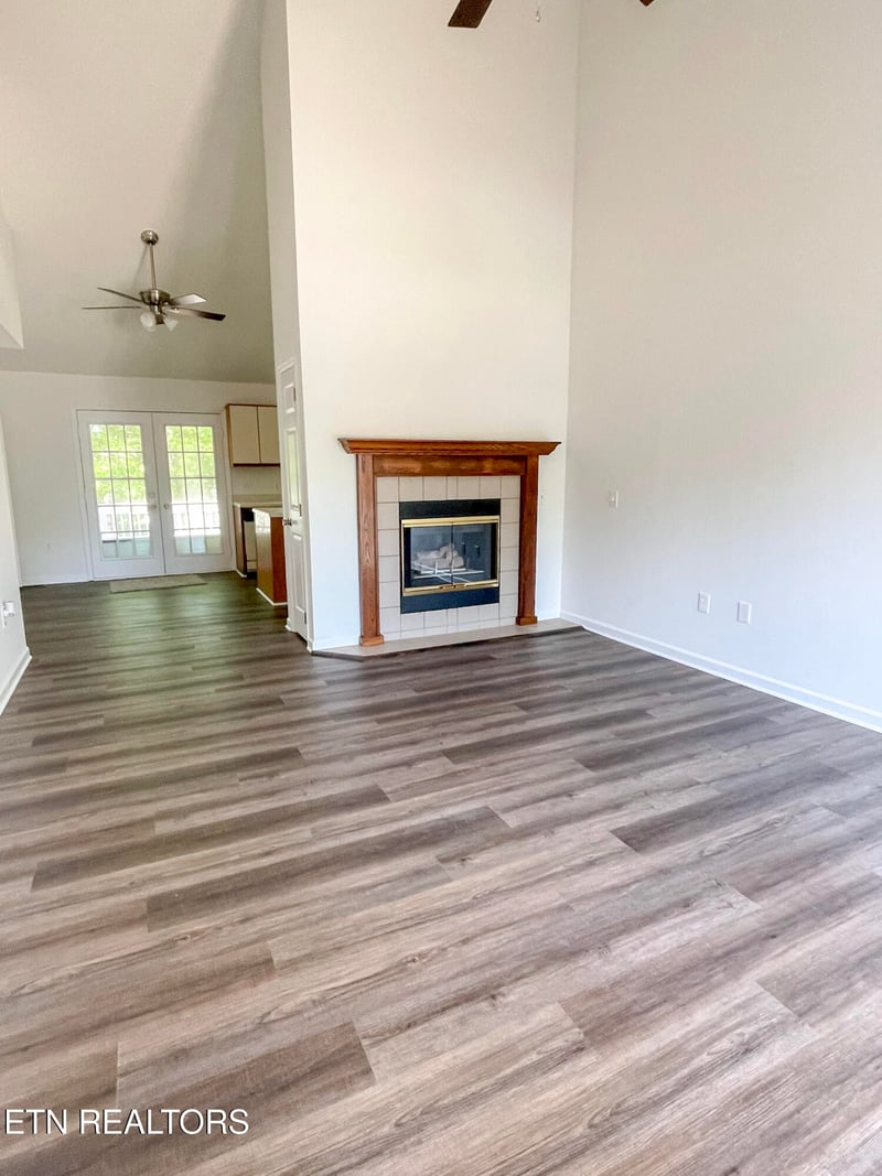 484 Riverbend Dr, Crossville, TN 38555
