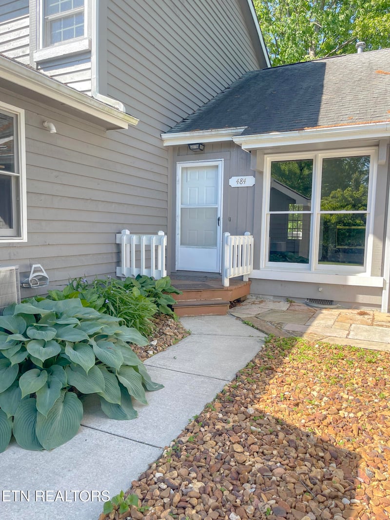 484 Riverbend Dr, Crossville, TN 38555