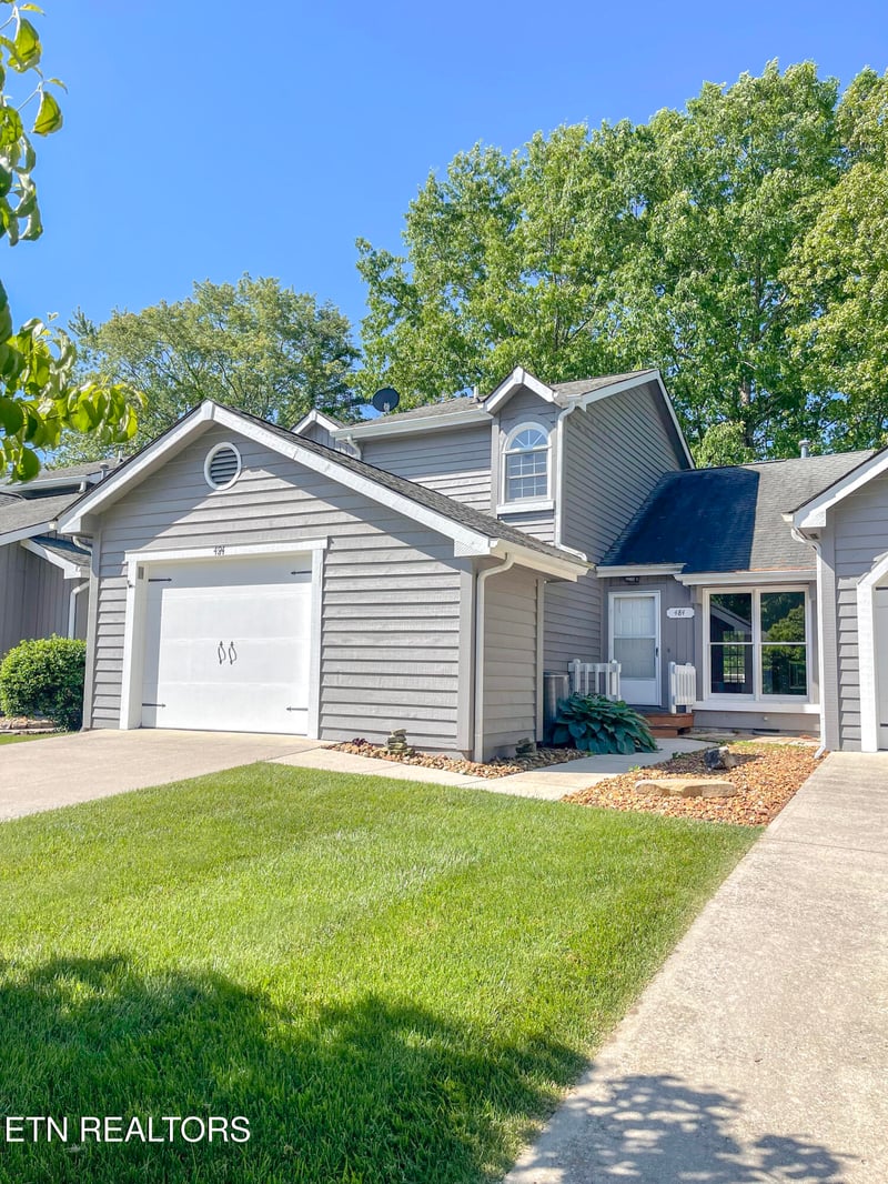 484 Riverbend Dr, Crossville, TN 38555
