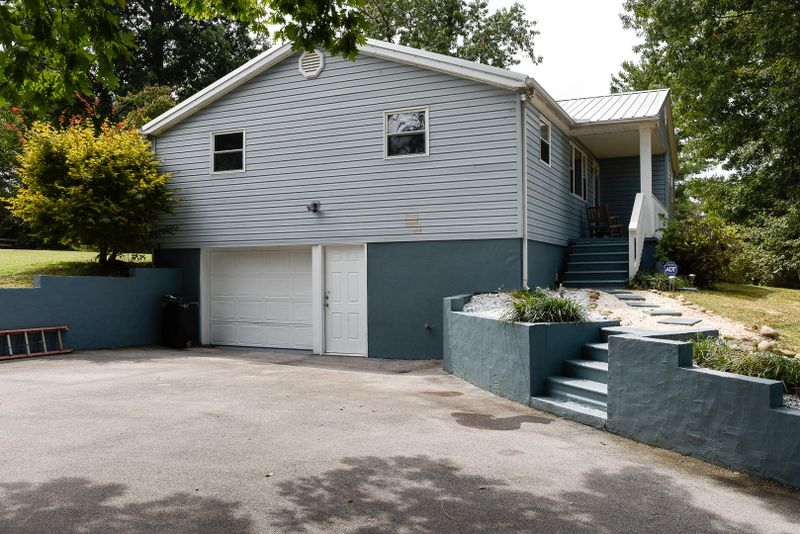 4844 Sevierville Rd, Maryville, TN 37804