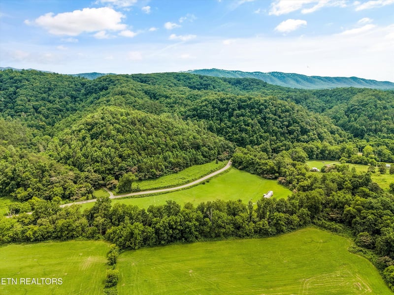 4845 Pearl Valley Rd, Sevierville, TN 37876