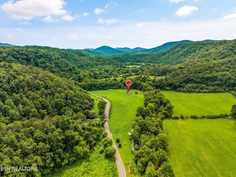 4845 Pearl Valley Rd, Sevierville, TN 37876