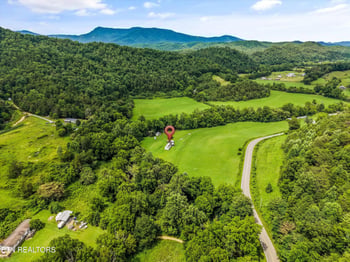 4845 Pearl Valley Rd, Sevierville, TN 37876