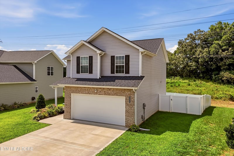 4845 Stoneyhurst Ln, Knoxville, TN 37918