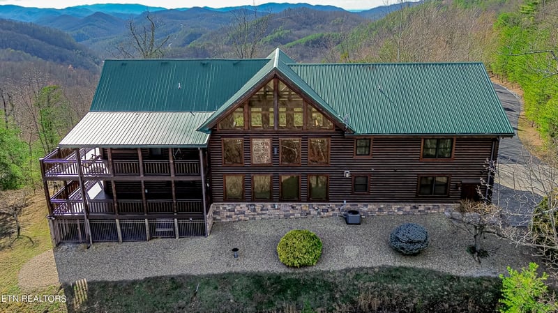 4848 Long Rifle Rd, Walland, TN 37886
