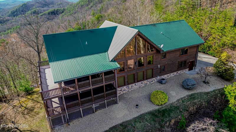 4848 Long Rifle Rd, Walland, TN 37886