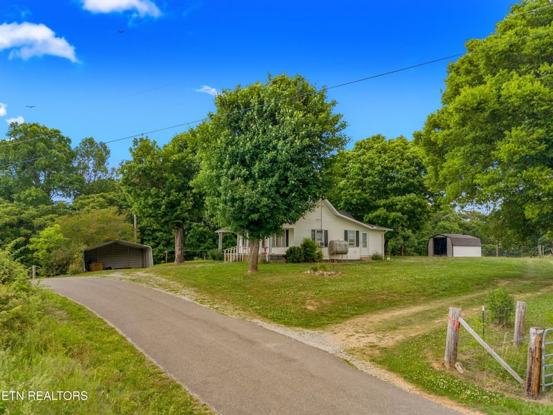 485 Longmire Rd, Rutledge, TN 37861
