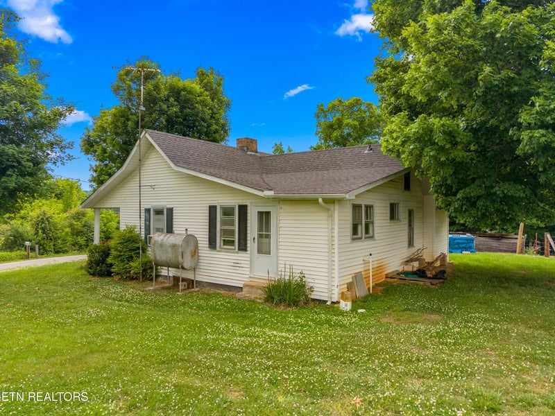 485 Longmire Rd, Rutledge, TN 37861