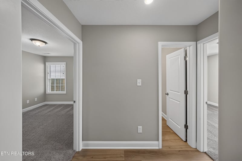 4852 Stoneyhurst Ln, Knoxville, TN 37918