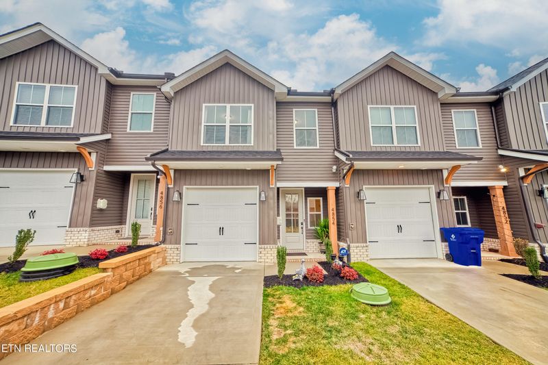 4854 Ancient Glacier Ln, Knoxville, TN 37918