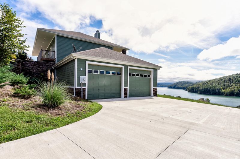 486 Cameron Loop Ln, Lafollette, TN 37766