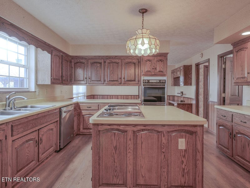 488 County Road 571, Englewood, TN 37329