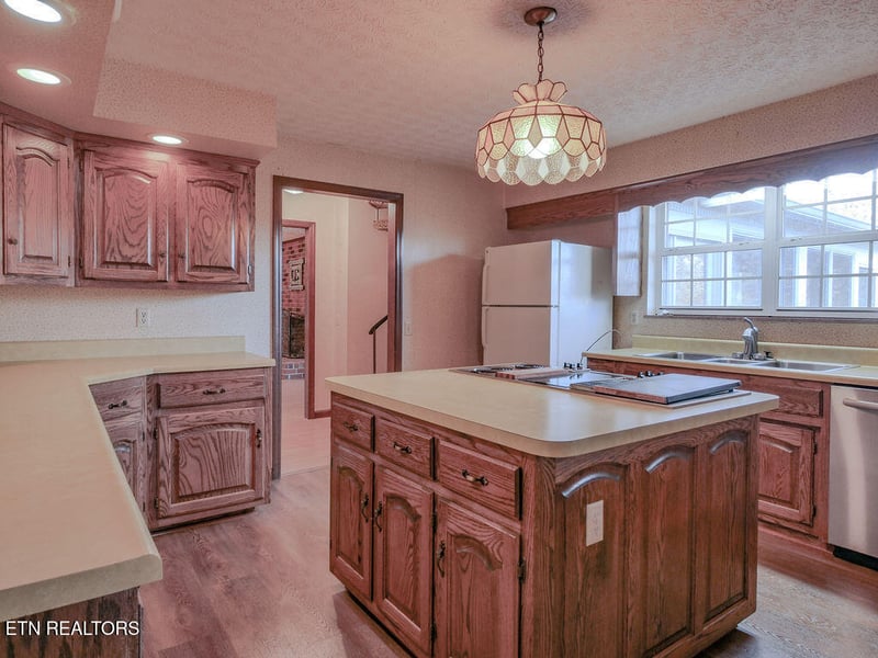488 County Road 571, Englewood, TN 37329