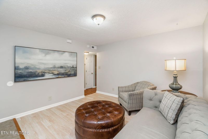 488 E Red Bud Rd, Knoxville, TN 37920