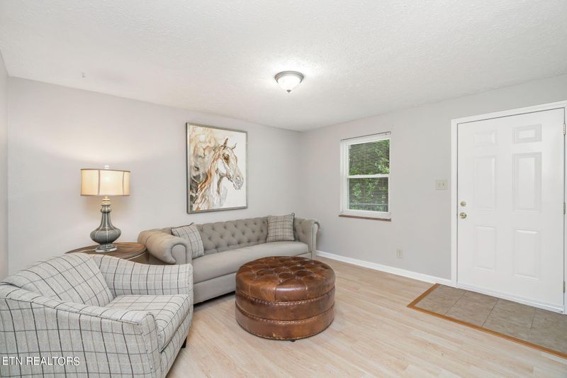 488 E Red Bud Rd, Knoxville, TN 37920