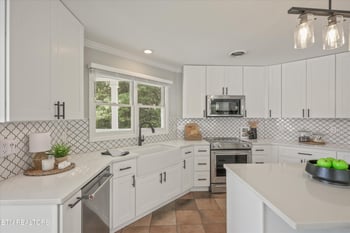 489 Jefferson Ln, Clinton, TN 37716
