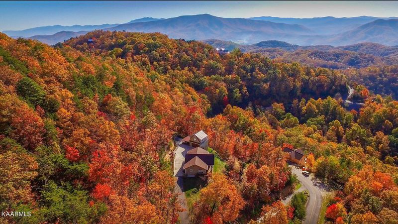 4899 Settlers View Ln, Sevierville, TN 37862