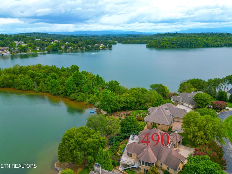 490 Cormorant Dr, Vonore, TN 37885