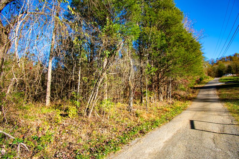 4900 E Racoon Valley Dr, Knoxville, TN 37938