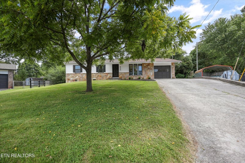 4900 Lancer Dr, Knoxville, TN 37921