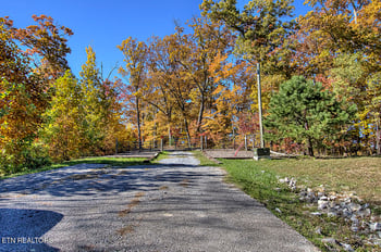 4903 Long Rifle Rd, Walland, TN 37886