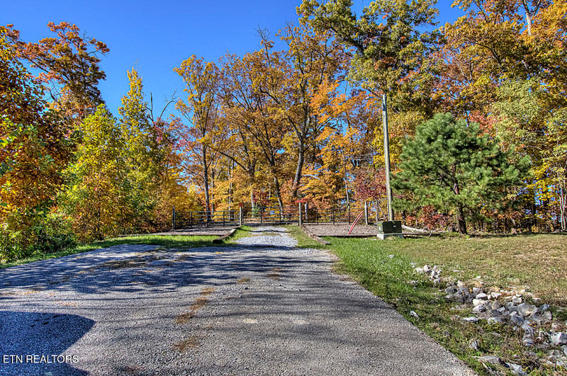 4903 Long Rifle Rd, Walland, TN 37886