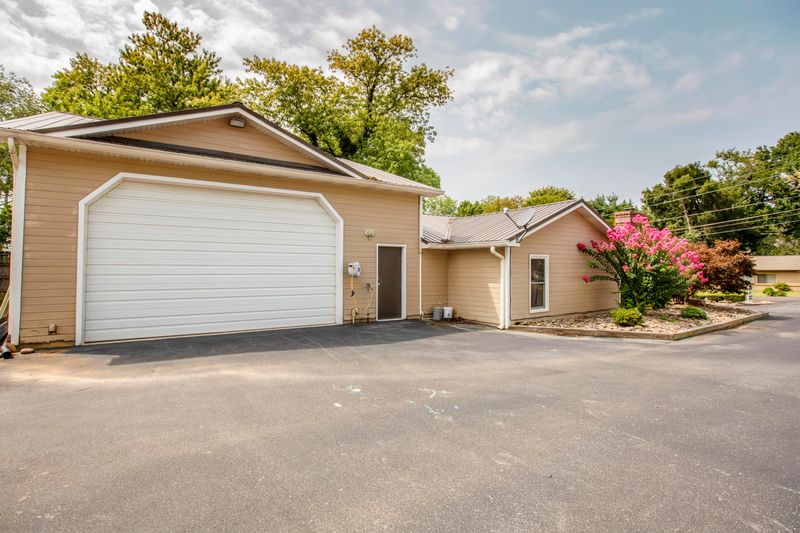 4904 Jonquil Dr, Knoxville, TN 37909