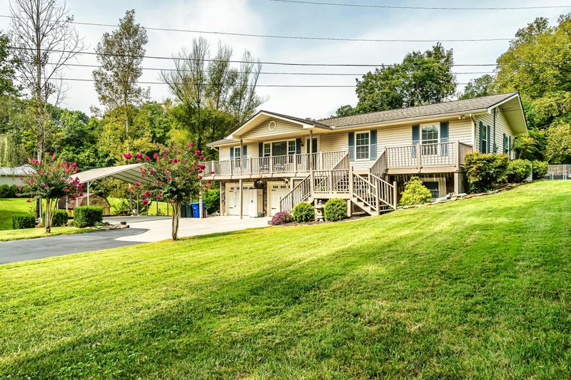 4905 Sparks Rd, Knoxville, TN 37931